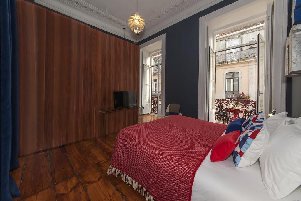 Lisbon Cheese & Wine Suites Стая снимка