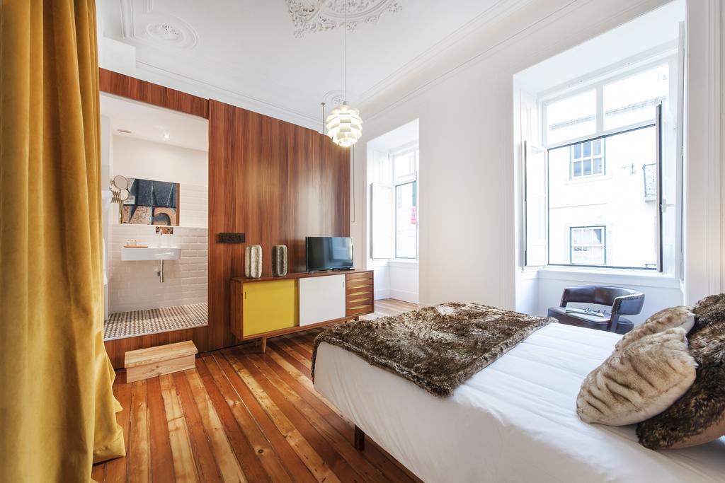 Lisbon Cheese & Wine Suites Стая снимка