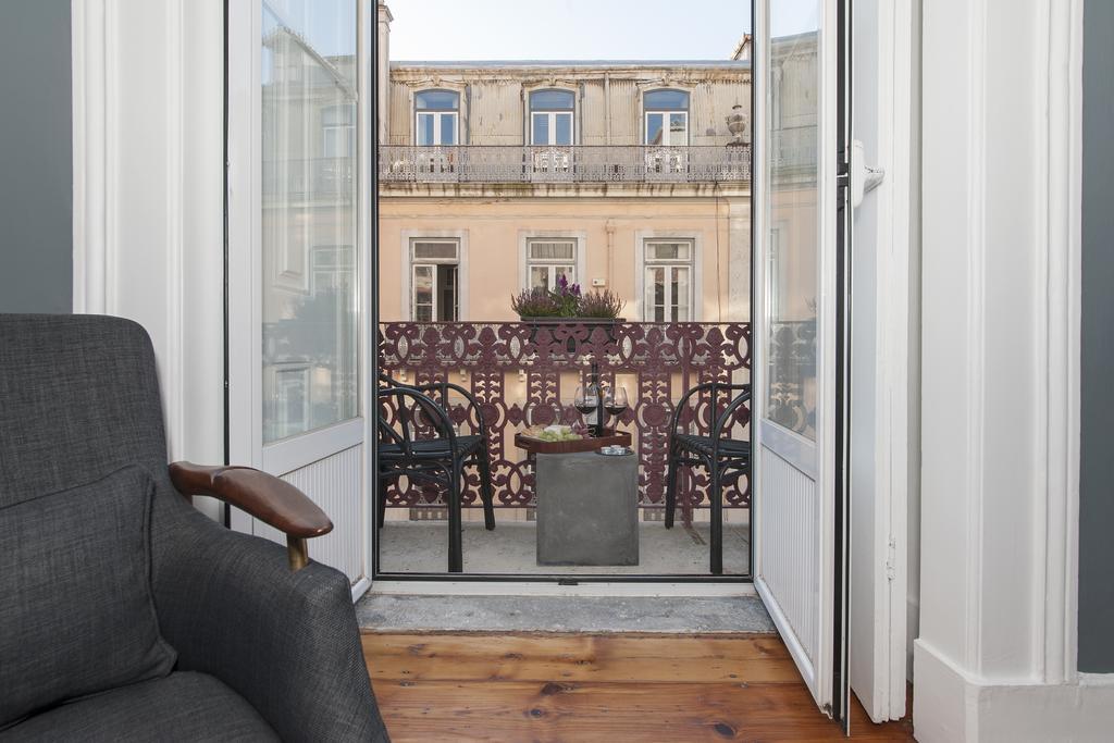 Lisbon Cheese & Wine Suites Стая снимка