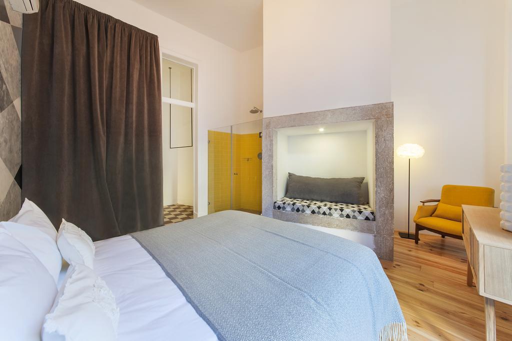 Lisbon Cheese & Wine Suites Стая снимка