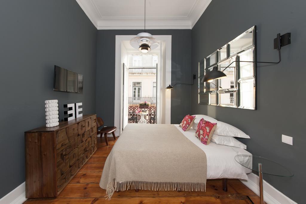 Lisbon Cheese & Wine Suites Стая снимка