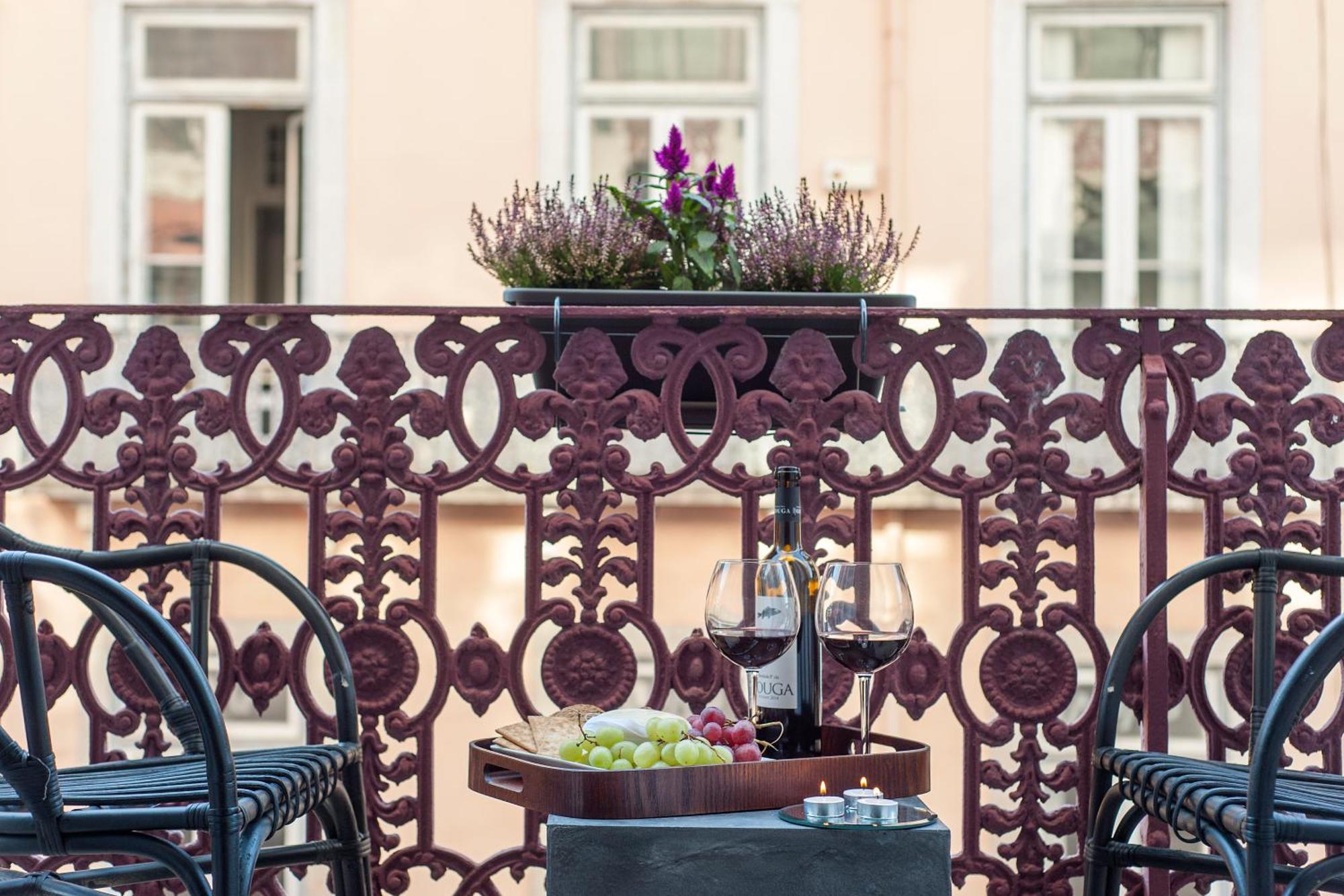 Lisbon Cheese & Wine Suites Екстериор снимка
